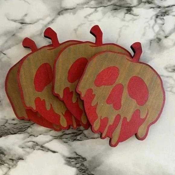 Disney Evil Queen Poison Apple Coaster Set In Chest NIB - Picture 4 of 14